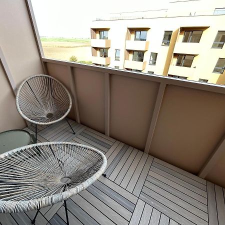 Cozy 1-Bedroom Condo Miloslavov Екстер'єр фото