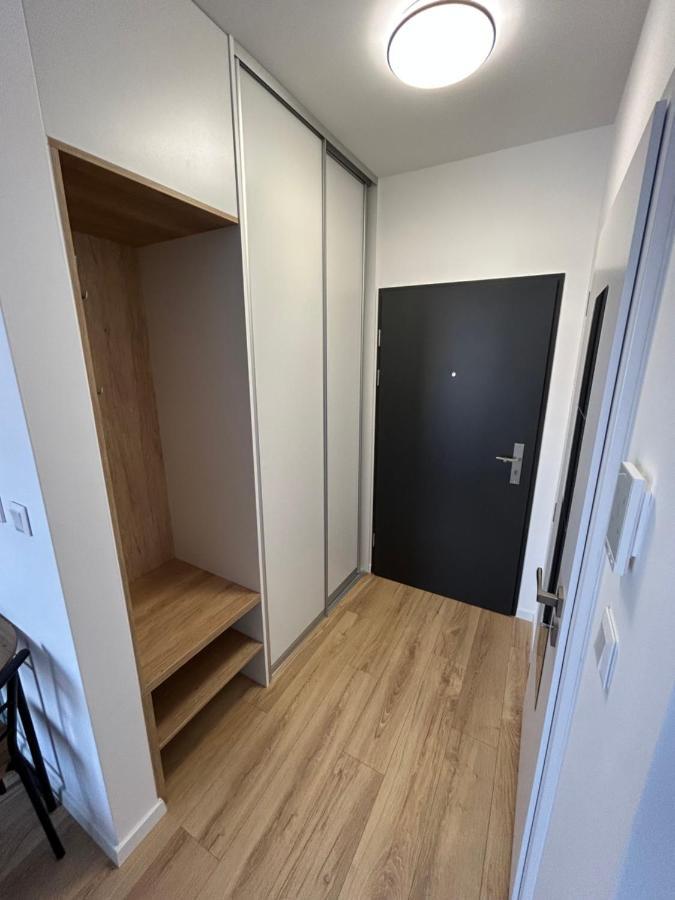 Cozy 1-Bedroom Condo Miloslavov Екстер'єр фото