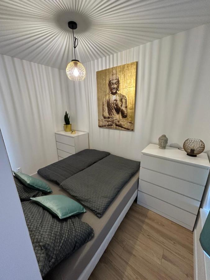 Cozy 1-Bedroom Condo Miloslavov Екстер'єр фото